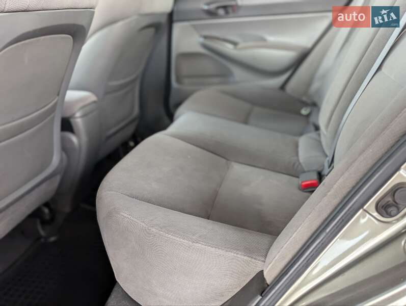 Седан Honda Civic 2008 в Днепре