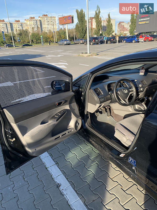 Седан Honda Civic 2007 в Киеве