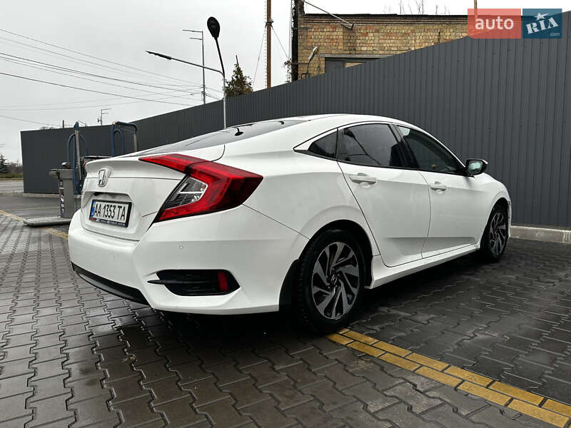 Седан Honda Civic 2017 в Киеве