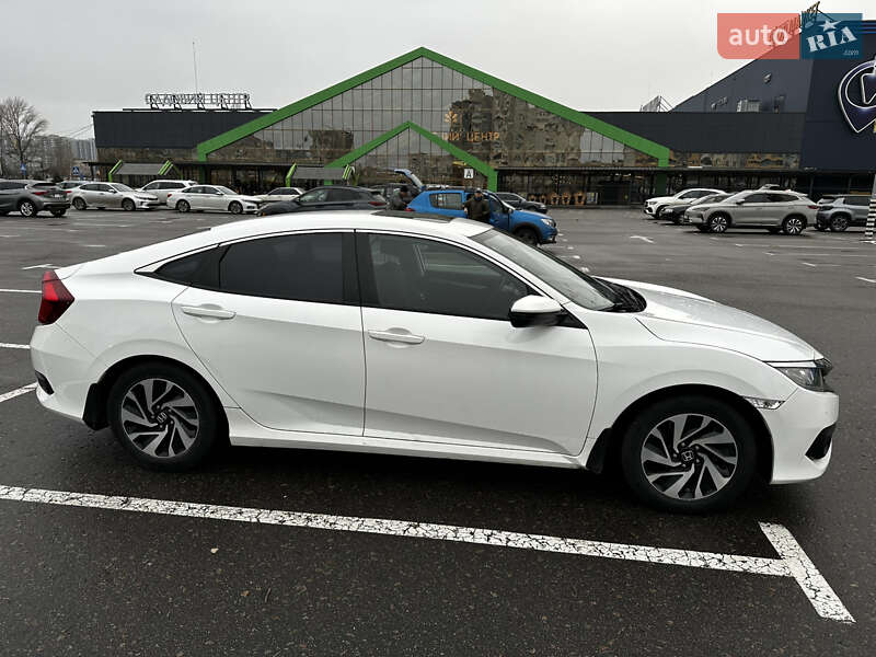 Седан Honda Civic 2017 в Киеве