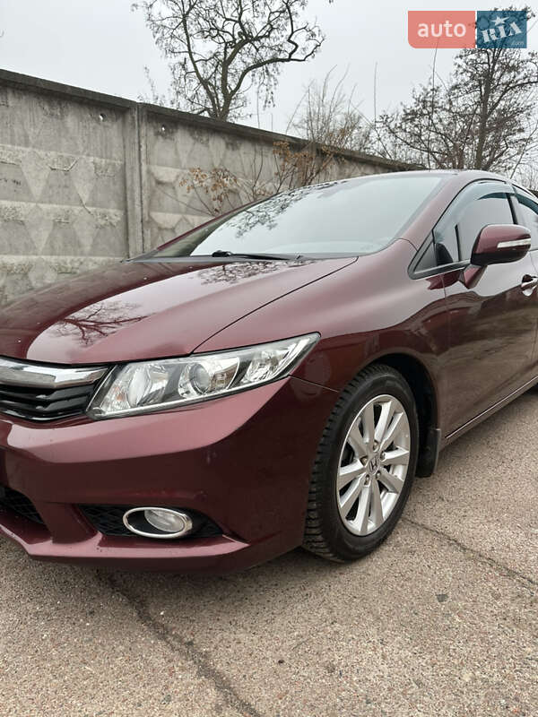 Седан Honda Civic 2012 в Чернігові