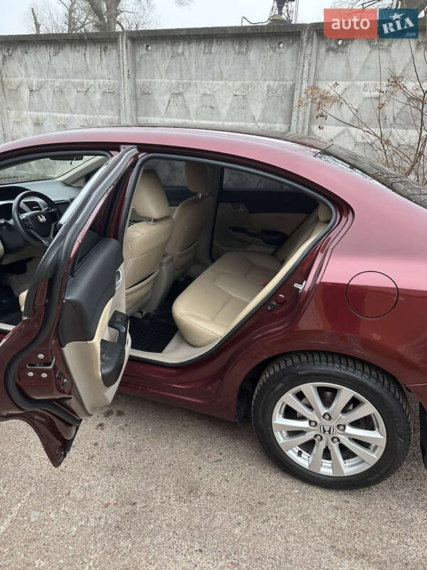 Седан Honda Civic 2012 в Чернігові