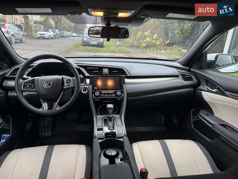 Хэтчбек Honda Civic 2019 в Львове