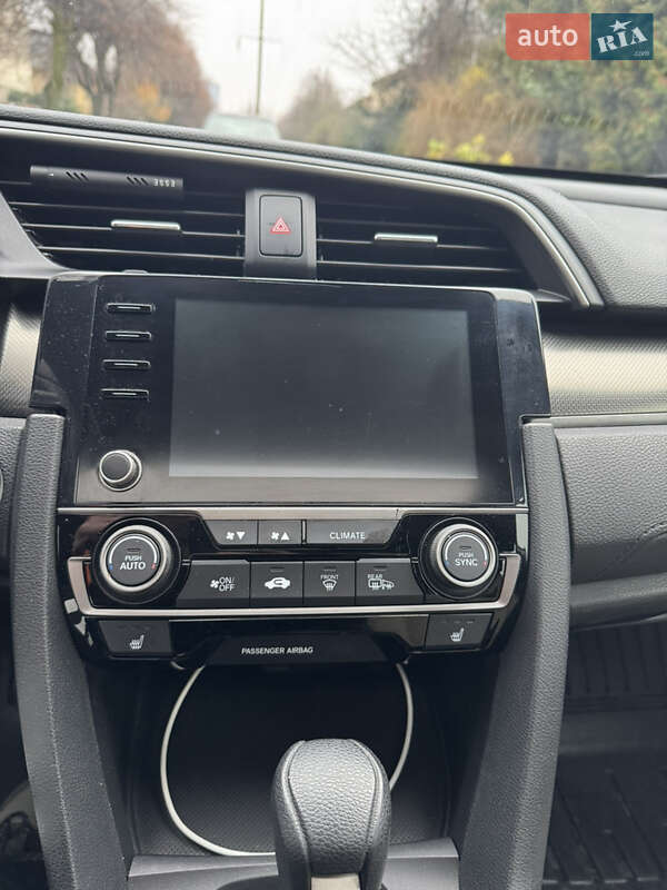 Хэтчбек Honda Civic 2019 в Львове