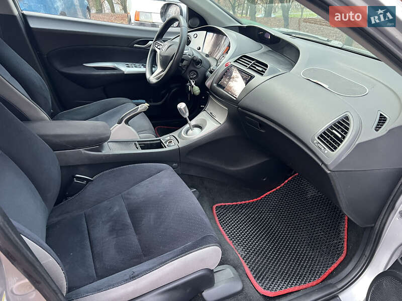 Хэтчбек Honda Civic 2007 в Киеве