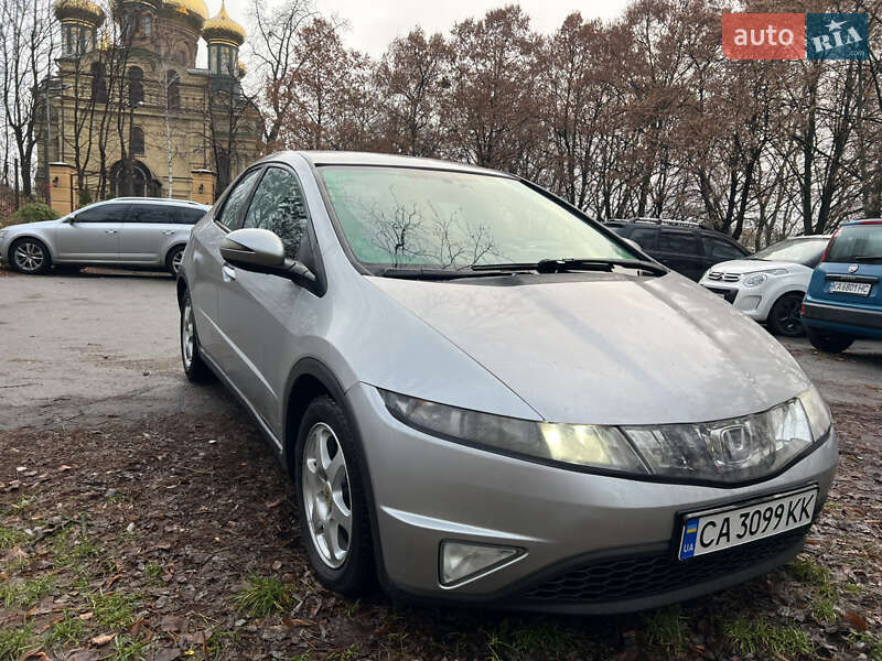 Хэтчбек Honda Civic 2007 в Киеве