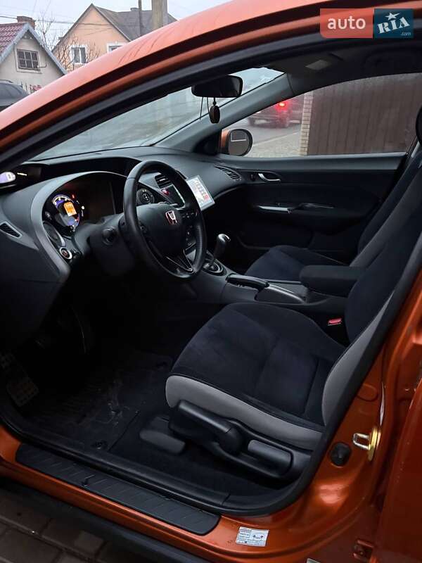 Хетчбек Honda Civic 2008 в Чернівцях