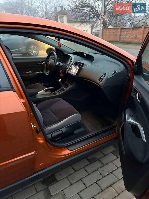 Хетчбек Honda Civic 2008 в Чернівцях