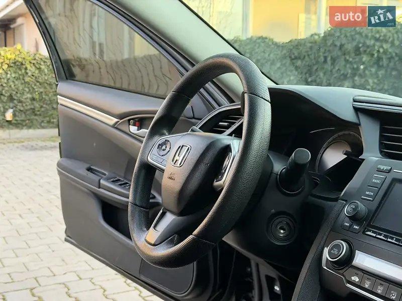 Honda Civic 2018 VIN 19XFC2F55JE036226 фото оголошення 40 з 111