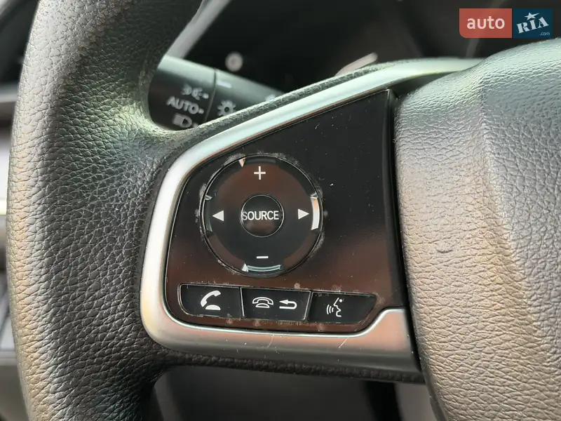 Honda Civic 2018 VIN 19XFC2F55JE036226 фото оголошення 52 з 111