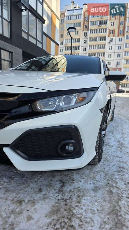 Хэтчбек Honda Civic 2016 в Киеве