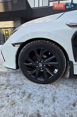 Хэтчбек Honda Civic 2016 в Киеве