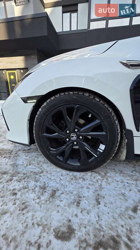 Хэтчбек Honda Civic 2016 в Киеве
