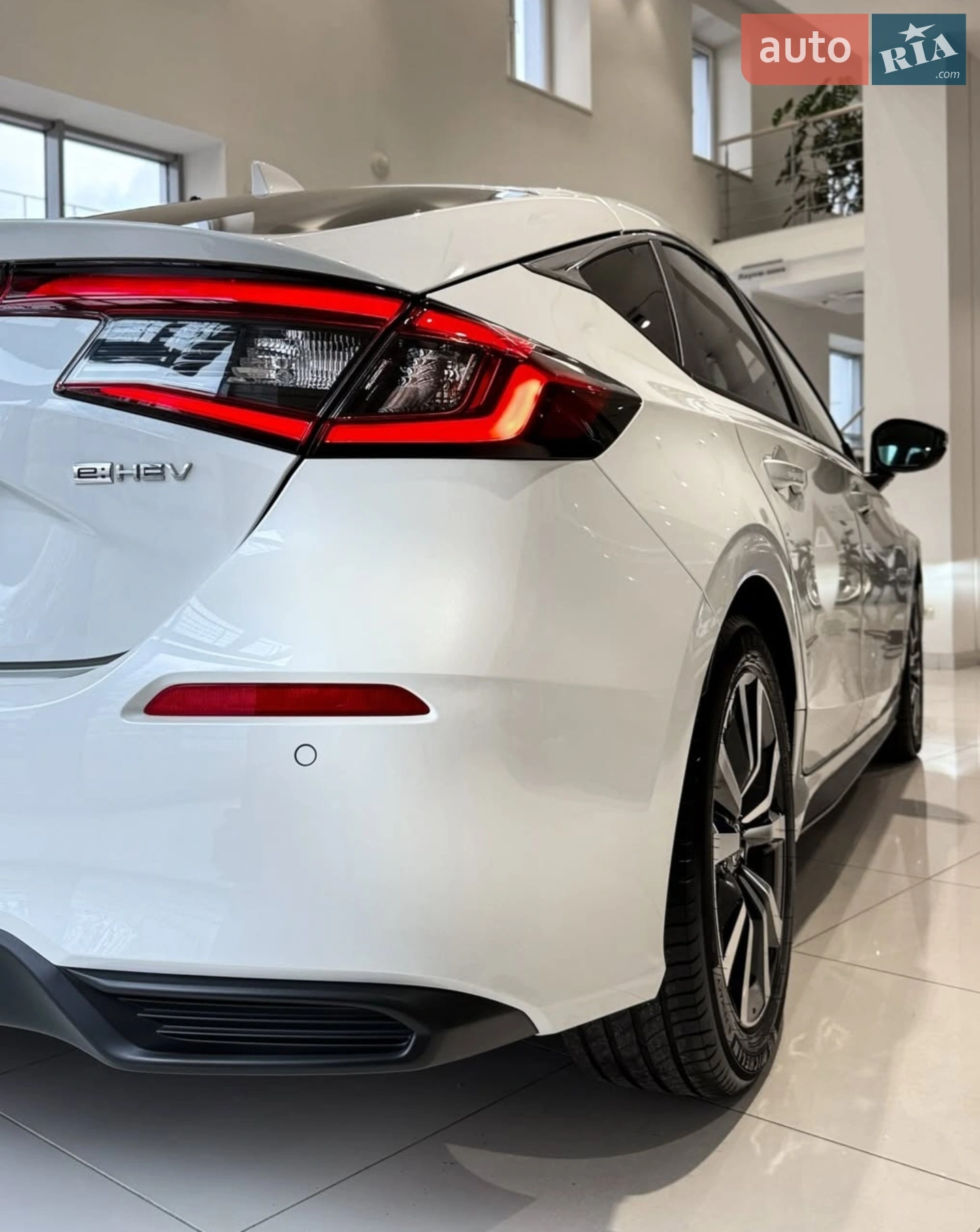 Honda Civic 2023 VIN JHMFL4830RX203210 фото оголошення 11 з 24