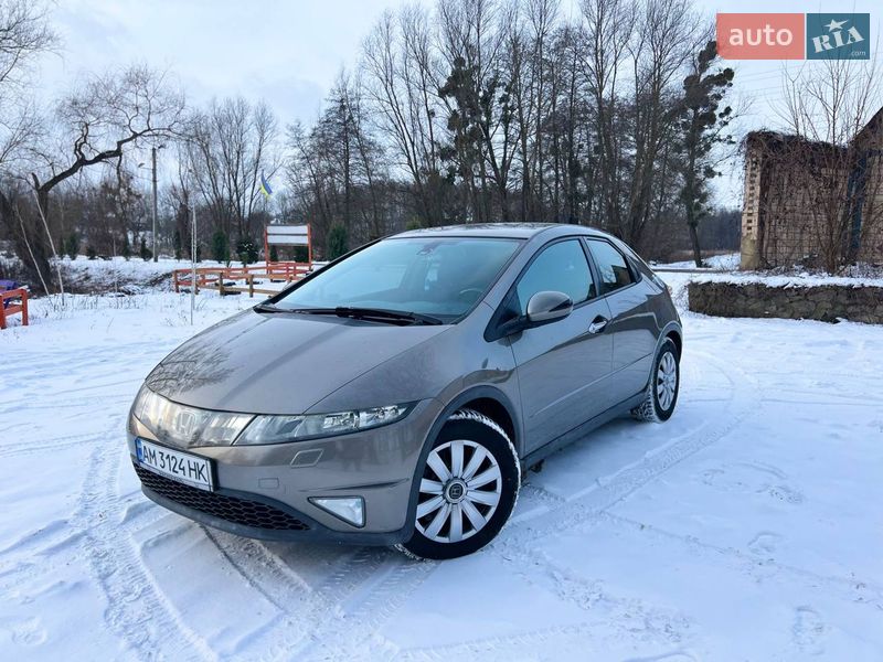 Хэтчбек Honda Civic 2008 в Лысянке