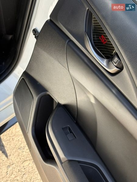 Хэтчбек Honda Civic 2017 в Львове