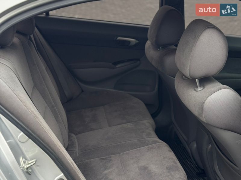 Седан Honda Civic 2008 в Днепре