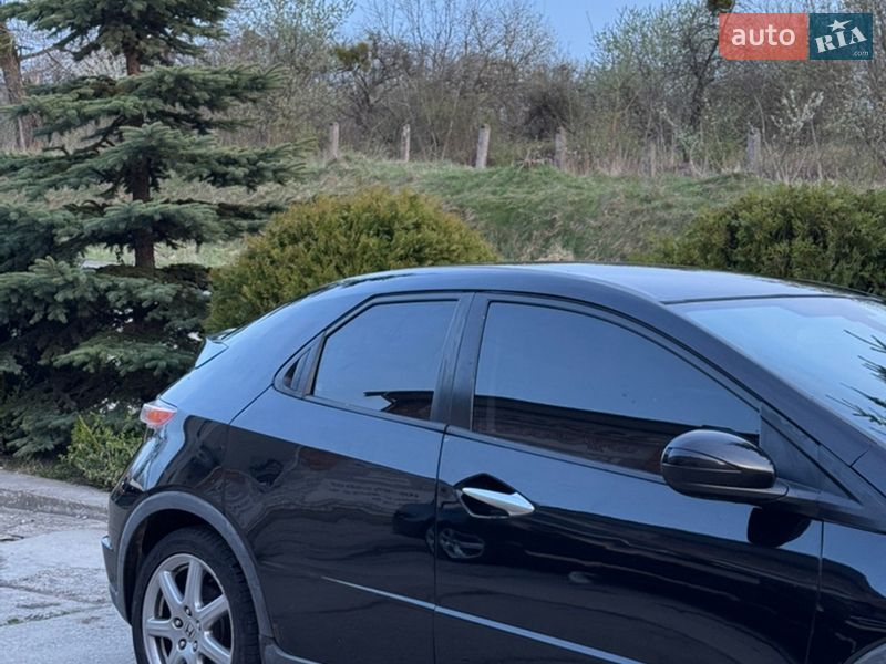 Хэтчбек Honda Civic 2007 в Новом Роздоле