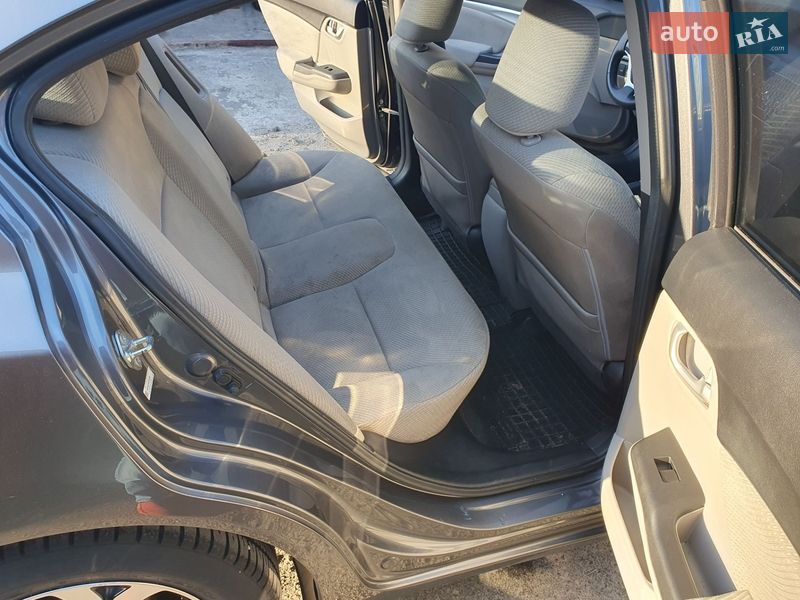 Седан Honda Civic 2013 в Киеве фото 45 Седан Honda Civic 2013 в Киеве