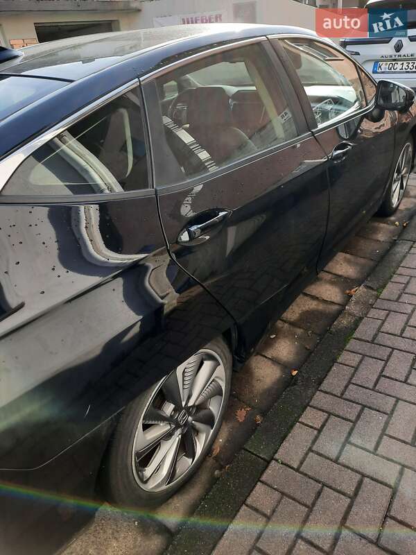 Седан Honda Clarity 2018 в Ужгороді