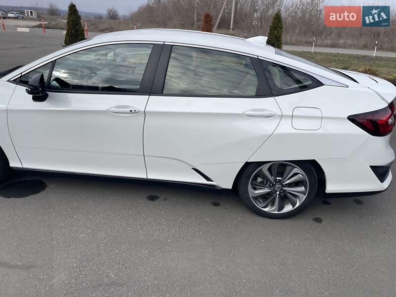 Седан Honda Clarity 2018 в Благовещенском