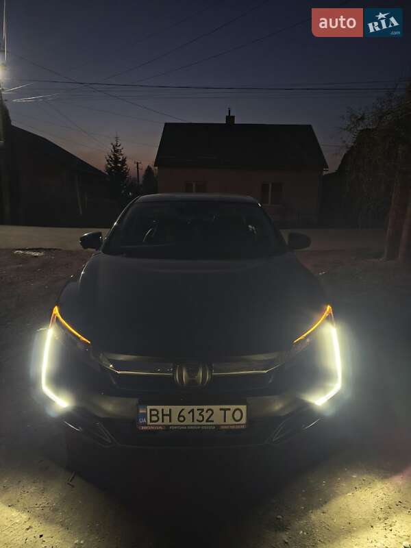 Седан Honda Clarity 2018 в Львові