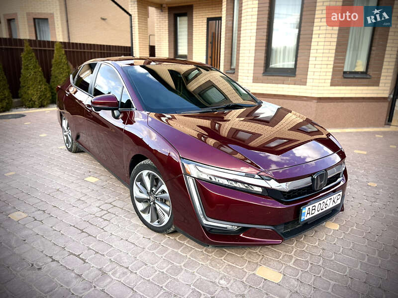 Седан Honda Clarity 2018 в Ладыжине