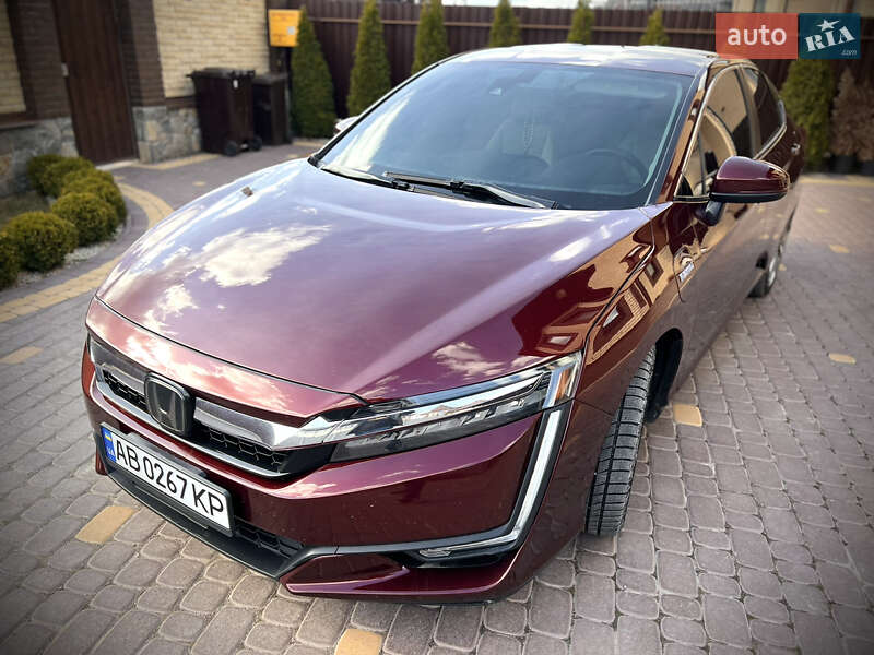 Седан Honda Clarity 2018 в Ладыжине