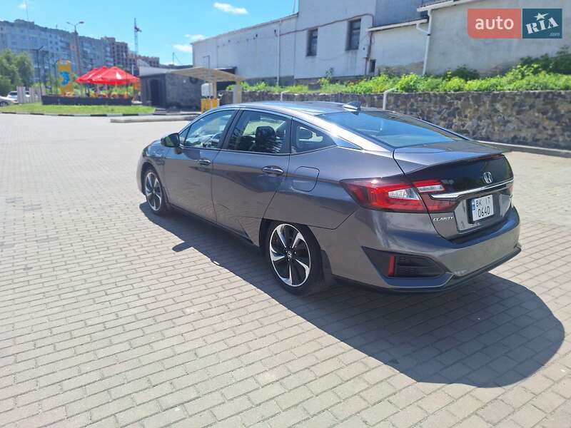Седан Honda Clarity 2018 в Ровно