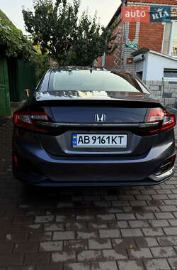 Седан Honda Clarity 2017 в  фото 16 Седан Honda Clarity 2017 в