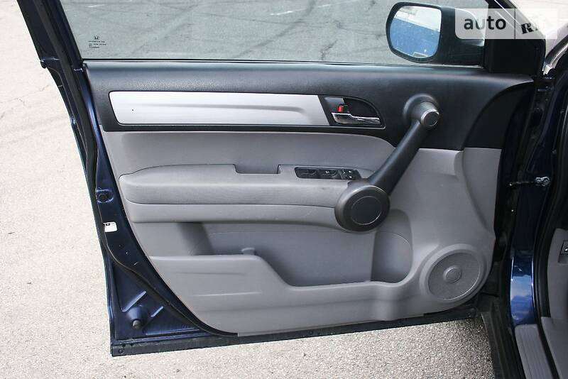 Позашляховик / Кросовер Honda CR-V 2011 в Києві