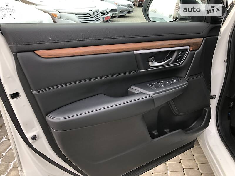 Позашляховик / Кросовер Honda CR-V 2017 в Львові