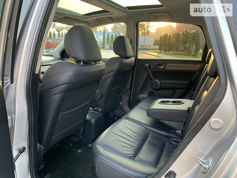 Позашляховик / Кросовер Honda CR-V 2011 в Чернівцях
