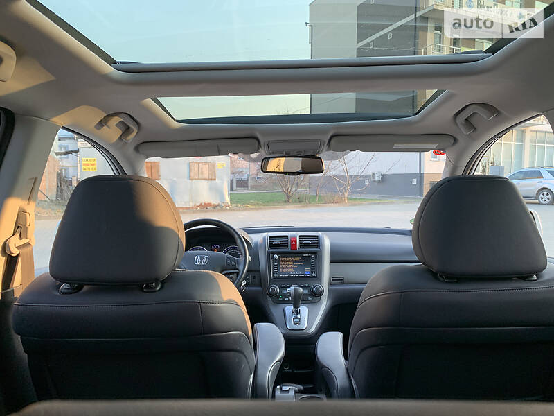 Позашляховик / Кросовер Honda CR-V 2011 в Чернівцях