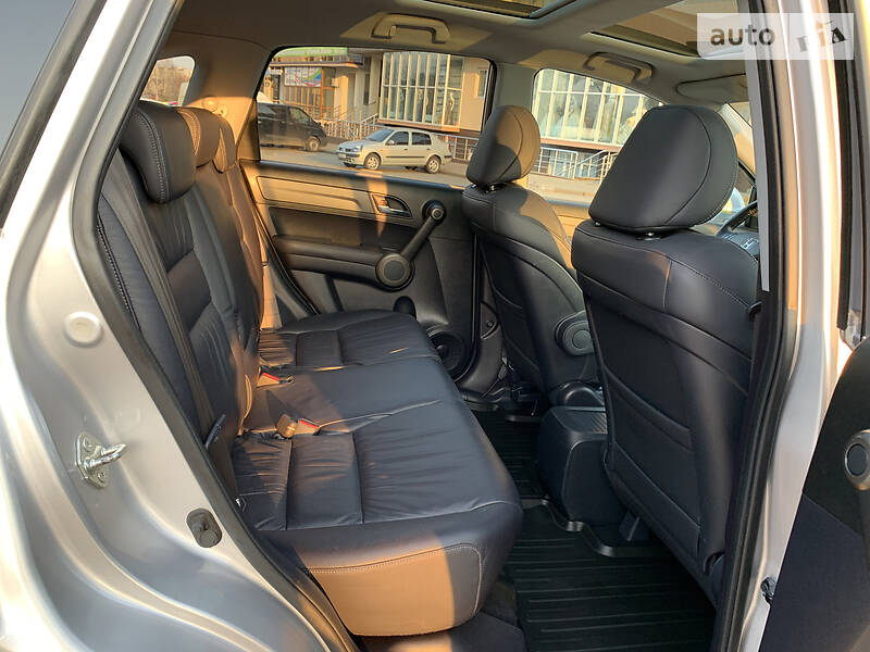 Позашляховик / Кросовер Honda CR-V 2011 в Чернівцях