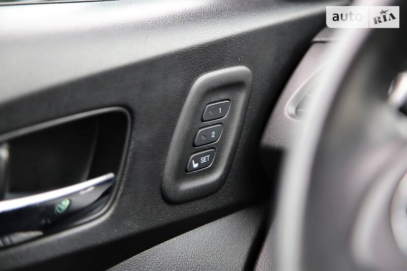 Внедорожник / Кроссовер Honda CR-V 2015 в Харькове