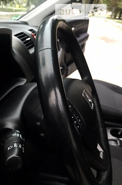 Позашляховик / Кросовер Honda CR-V 2010 в 