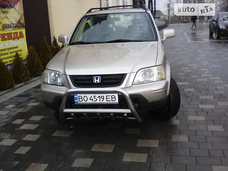 Внедорожник / Кроссовер Honda CR-V 2001 в Бучаче