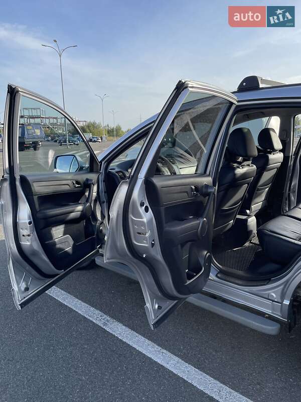 Внедорожник / Кроссовер Honda CR-V 2011 в Киеве
