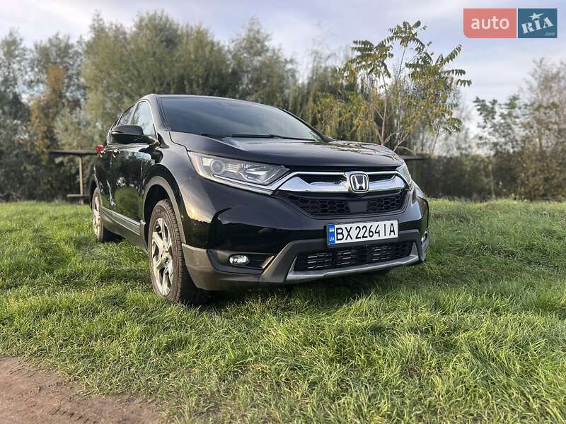 Внедорожник / Кроссовер Honda CR-V 2017 в Хмельницком