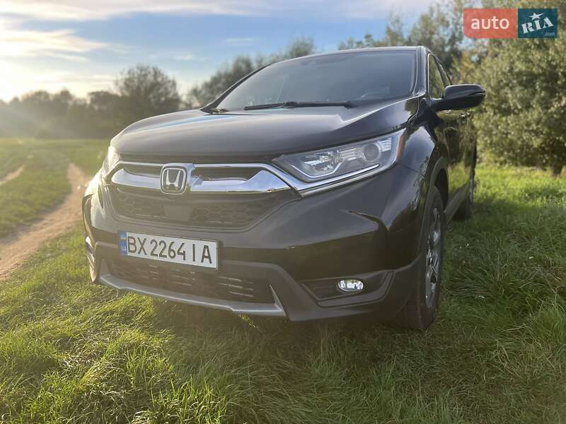 Внедорожник / Кроссовер Honda CR-V 2017 в Хмельницком