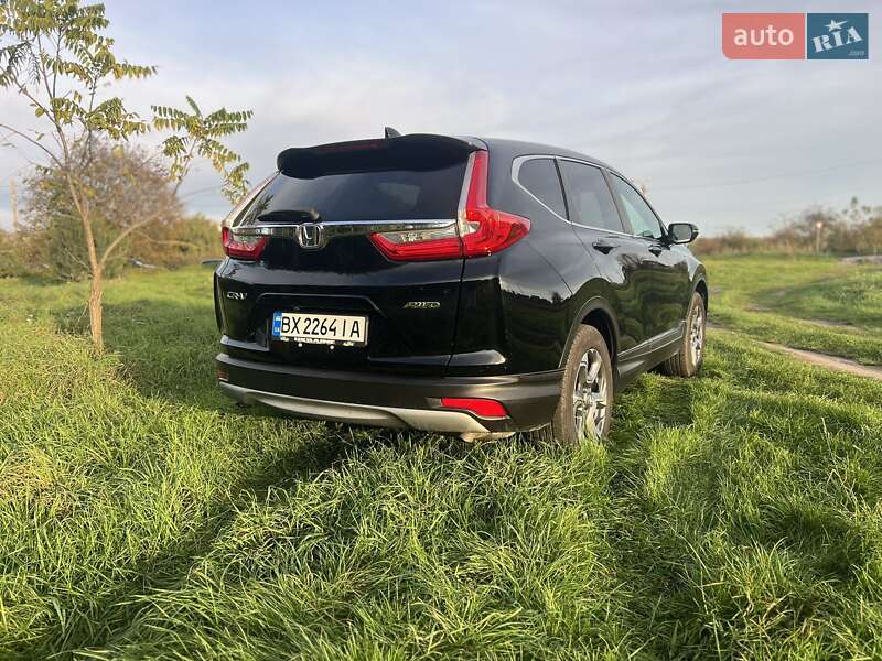 Внедорожник / Кроссовер Honda CR-V 2017 в Хмельницком