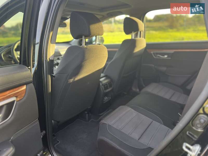 Внедорожник / Кроссовер Honda CR-V 2017 в Хмельницком