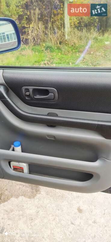Внедорожник / Кроссовер Honda CR-V 1998 в Ладыжине