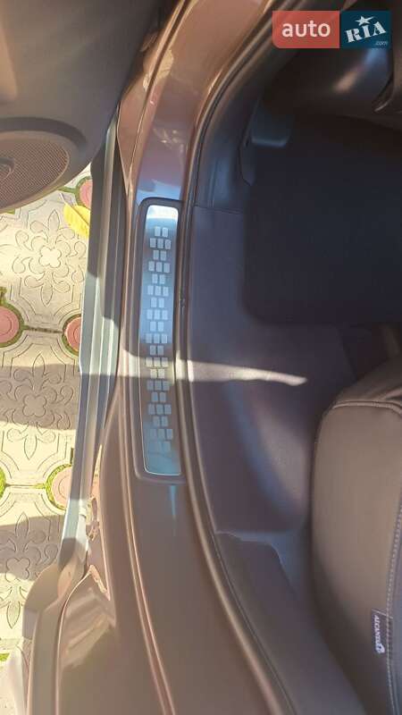 Внедорожник / Кроссовер Honda CR-V 2012 в Полтаве