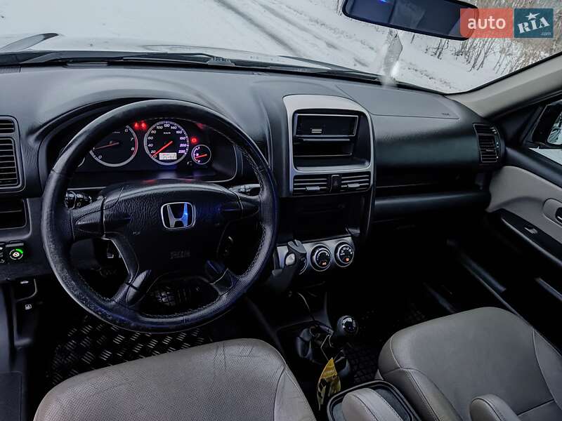 Позашляховик / Кросовер Honda CR-V 2004 в Умані