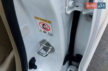 Позашляховик / Кросовер Honda CR-V 2012 в 