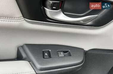 Внедорожник / Кроссовер Honda CR-V 2018 в 