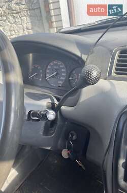 Позашляховик / Кросовер Honda CR-V 1997 в 