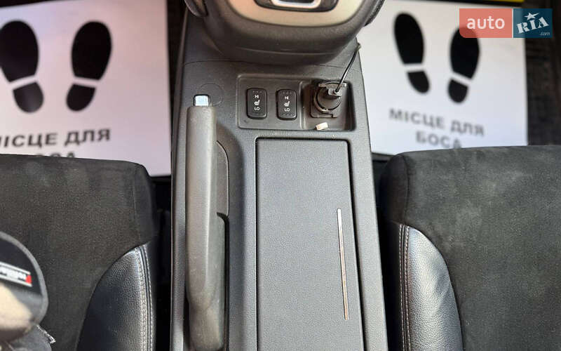 Внедорожник / Кроссовер Honda CR-V 2013 в Черновцах